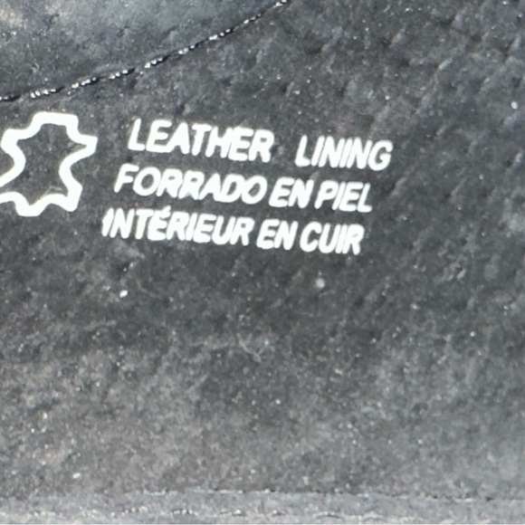 Dexter Black Oxfords with Smooth Leather Upper and Laced Design - Picture 11 of 12